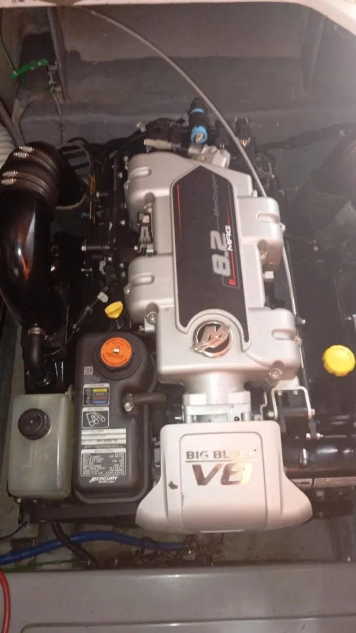 Lancha Focker 30.5 (2015) - Motor Mercruiser 8.2 380Hp - 520 Horas - Foto 12