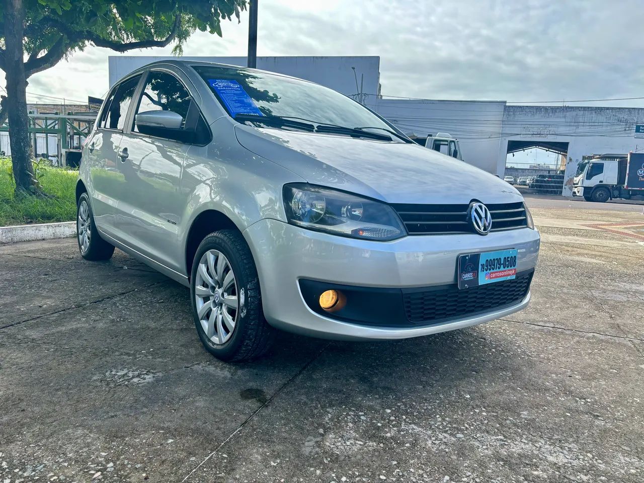 Volkswagen Fox 1.0 MI Total Flex 8V 5P 2012 - Foto 2