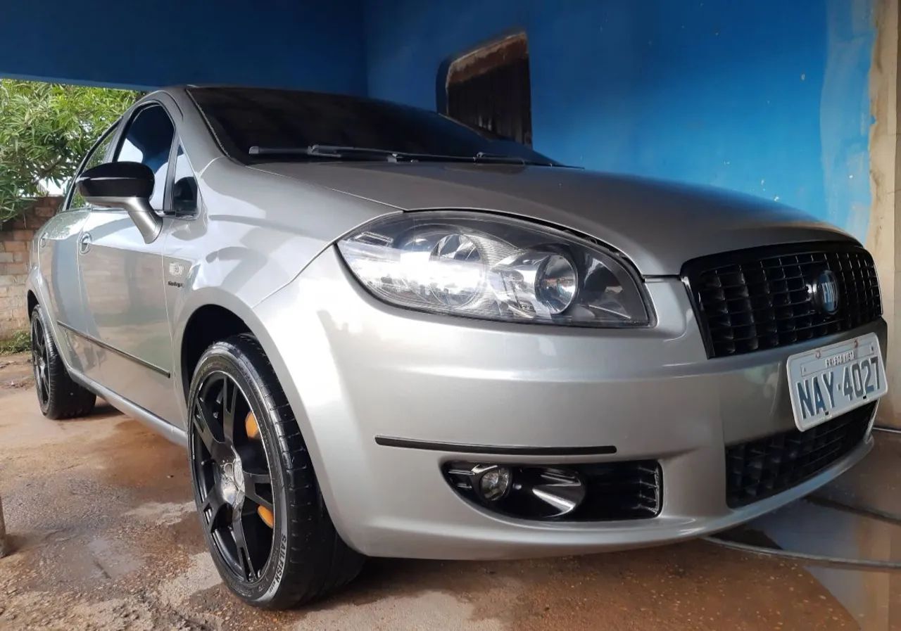 Fiat Linea Absolute 1.9/1.8 Flex Dualogic 4P 2010 - Foto 3