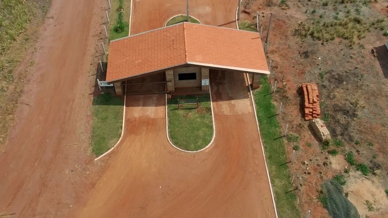 Terreno com 1000mtos cada.