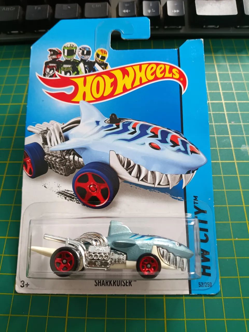 Hot Wheels Shark Bite Sharkruiser  - Foto 3