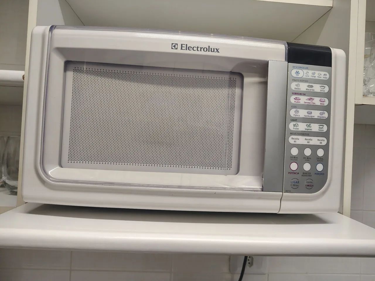 Vendo microondas 20 litros - Foto 2