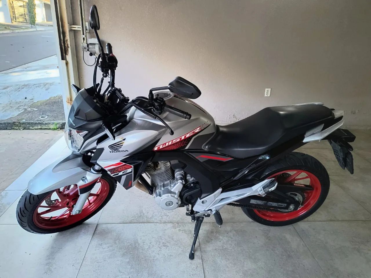 CB Twister 250 - 2021 - Foto 3