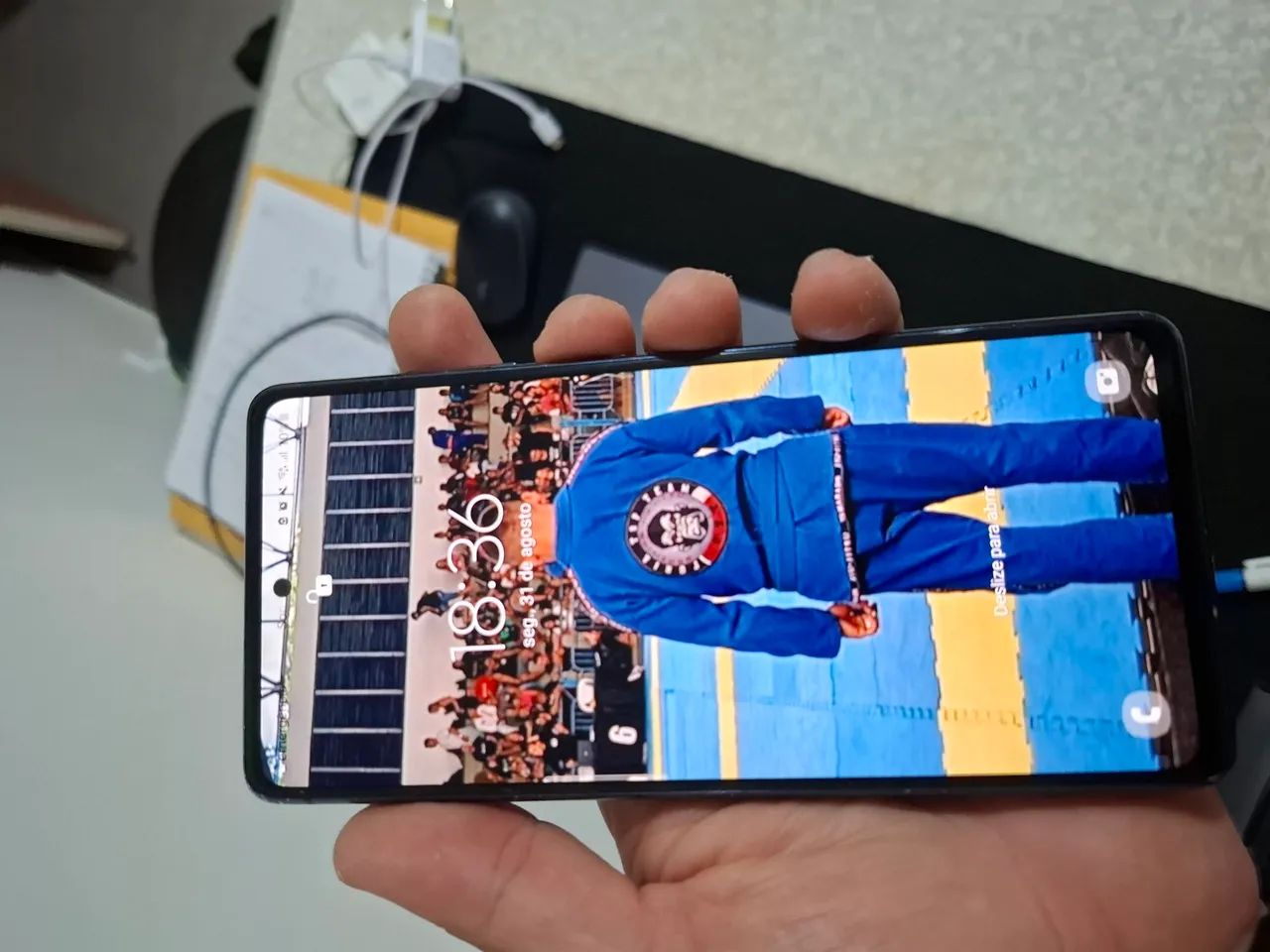 Celular s20 FE 256 gigas - Foto 2