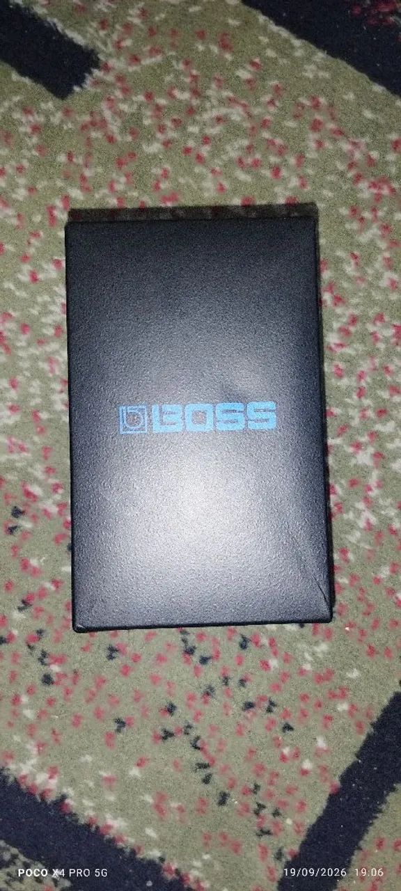 Pedal Boss MD-2 Mega Distortion - Na Caixa (praticamente zero)