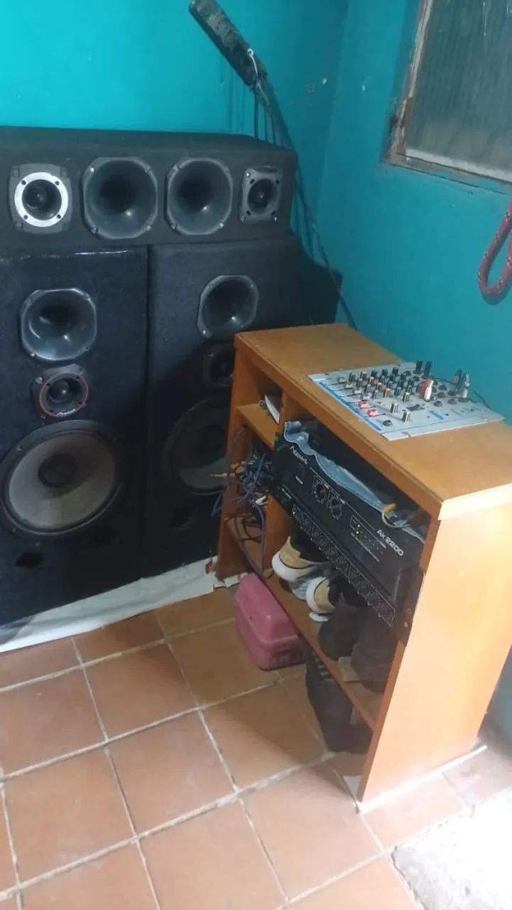 Caixa de som e mesa  - Foto 4