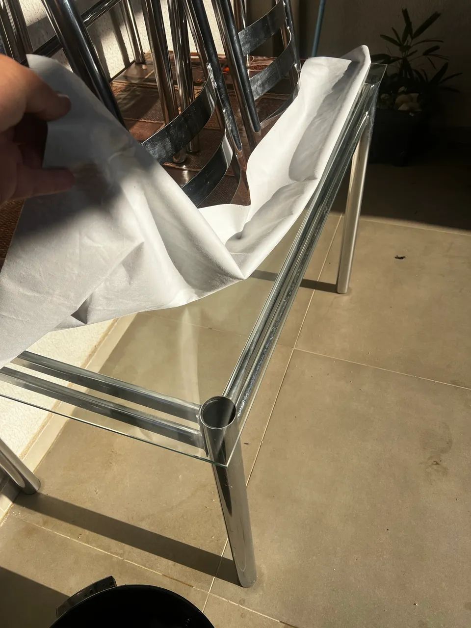 Mesa de Vidro com 4 cadeiras  - Foto 3