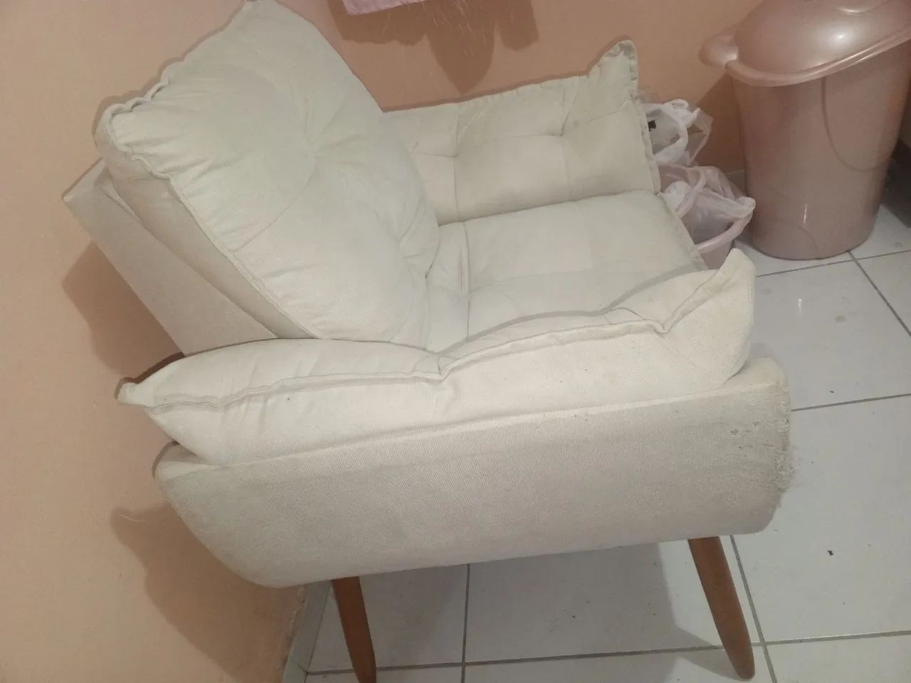 Cadeira amamentação com puff - Foto 2