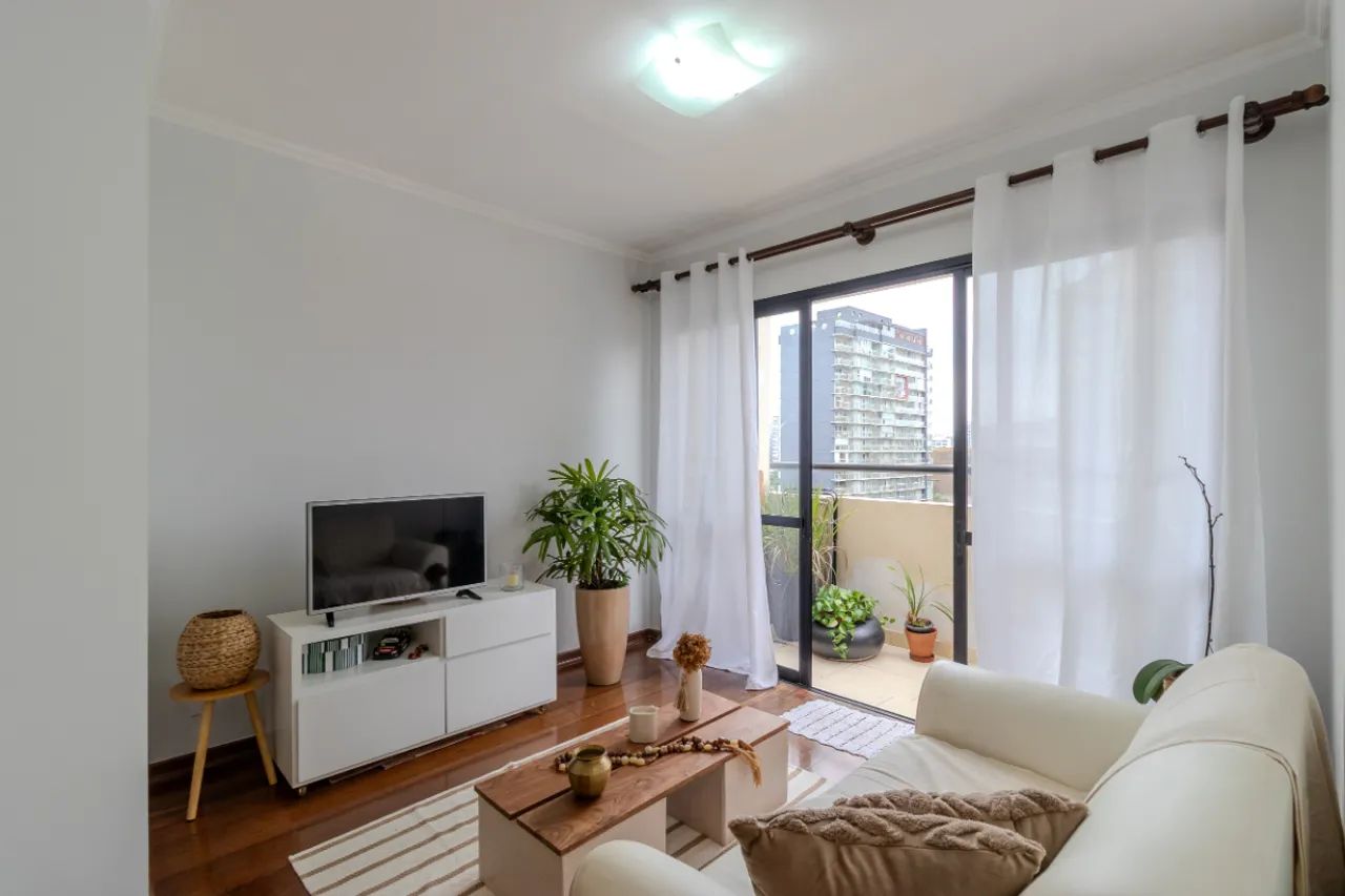 Apartamento para venda em Moema com 2 quartos, sendo 1 suíte, 63m²