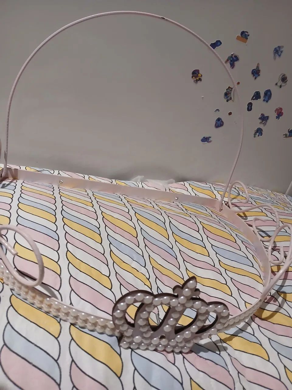 Mosquiteiro rosa de parede infantil  com coroa - Foto 4