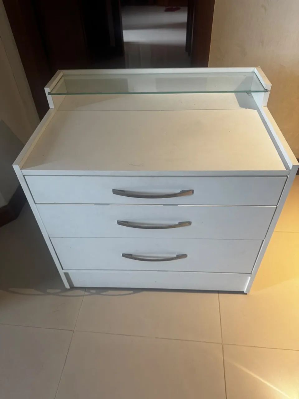 2 Móveis Gaveteiros Brancos com 3 Gavetas e Chave - Foto 2