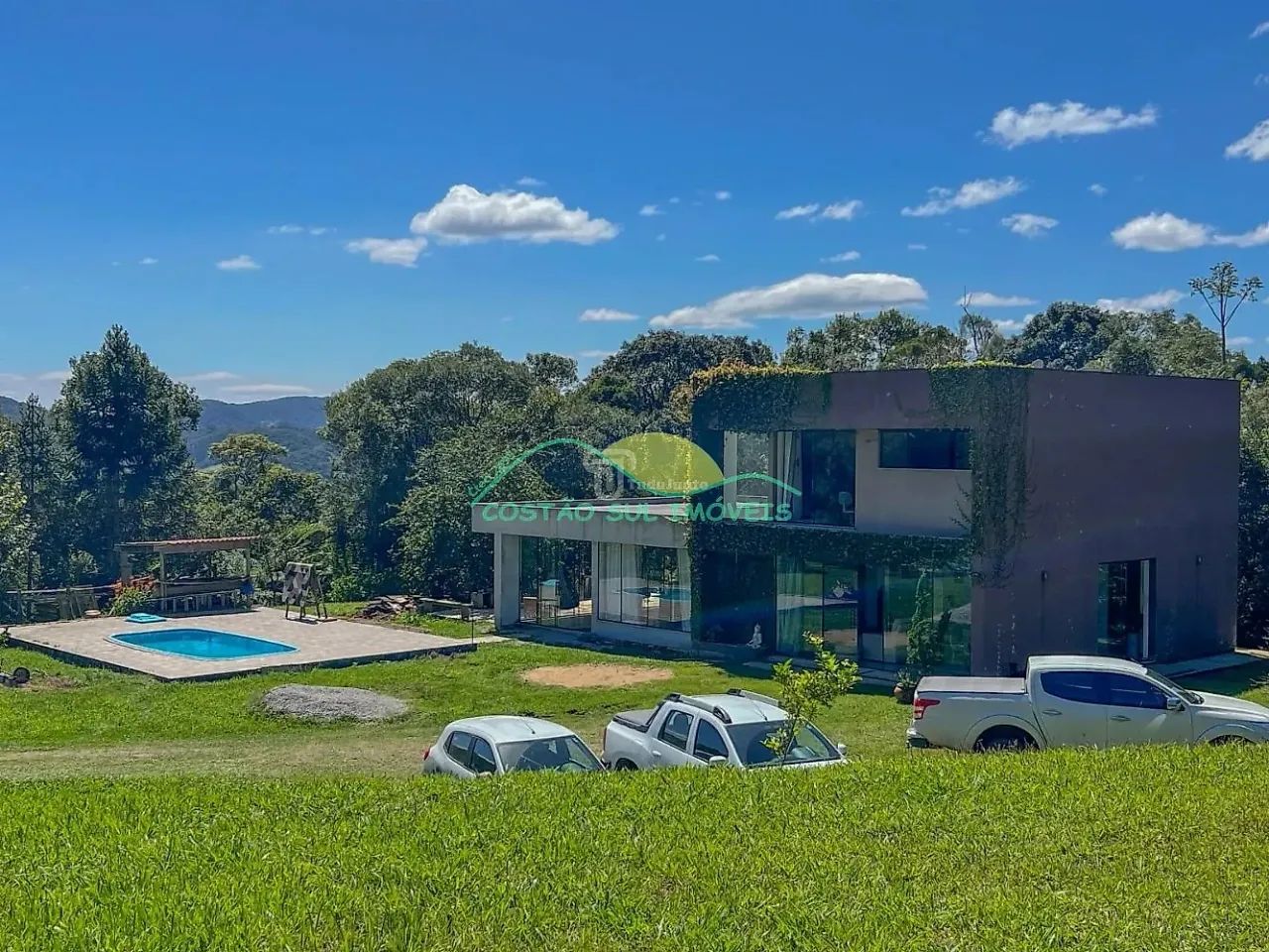 Vida na Serra Catarinense  Sítio com Nascente, Cachoeira Próxima e Amplo Espaço de Lazer e
