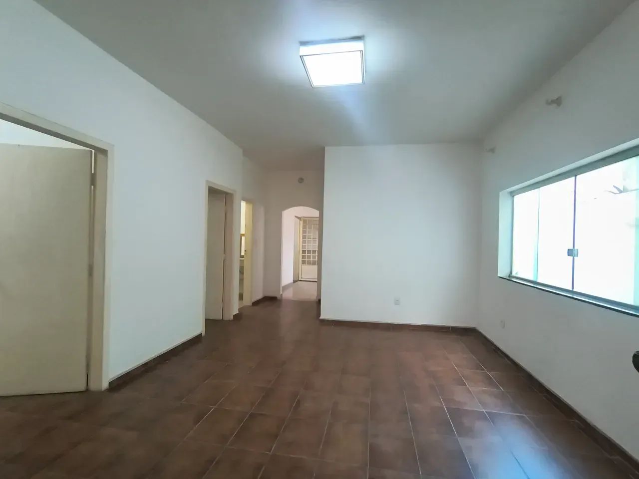 CASA COM 03 QUARTOS PARA ALUGAR NO BAIRRO BOM RETIRO