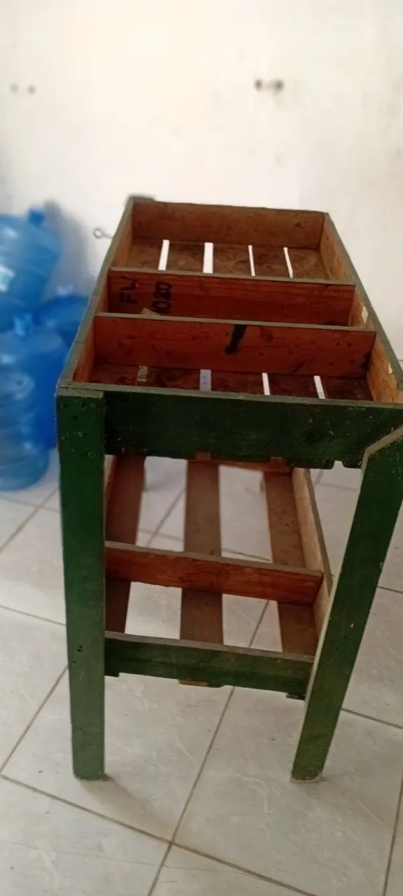 Vende-se fruteira de madeira pra  comércio . - Foto 2