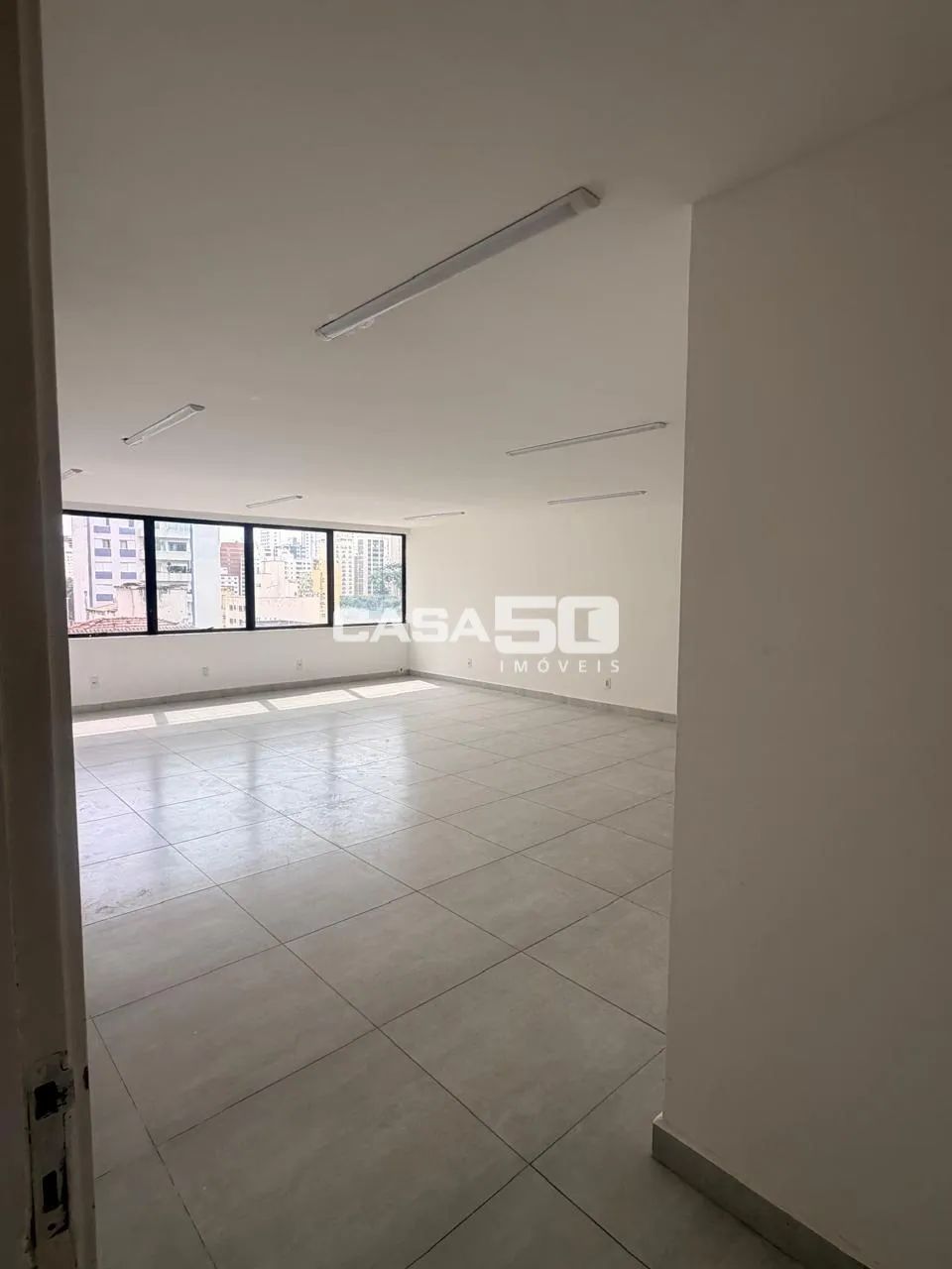 Sala Comercial com 73m² no Centro - Foto 2