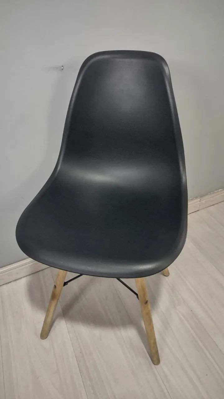 Cadeiras Eames Wood Base de Madeira e Assento Preto (Kit com 3) - Foto 2