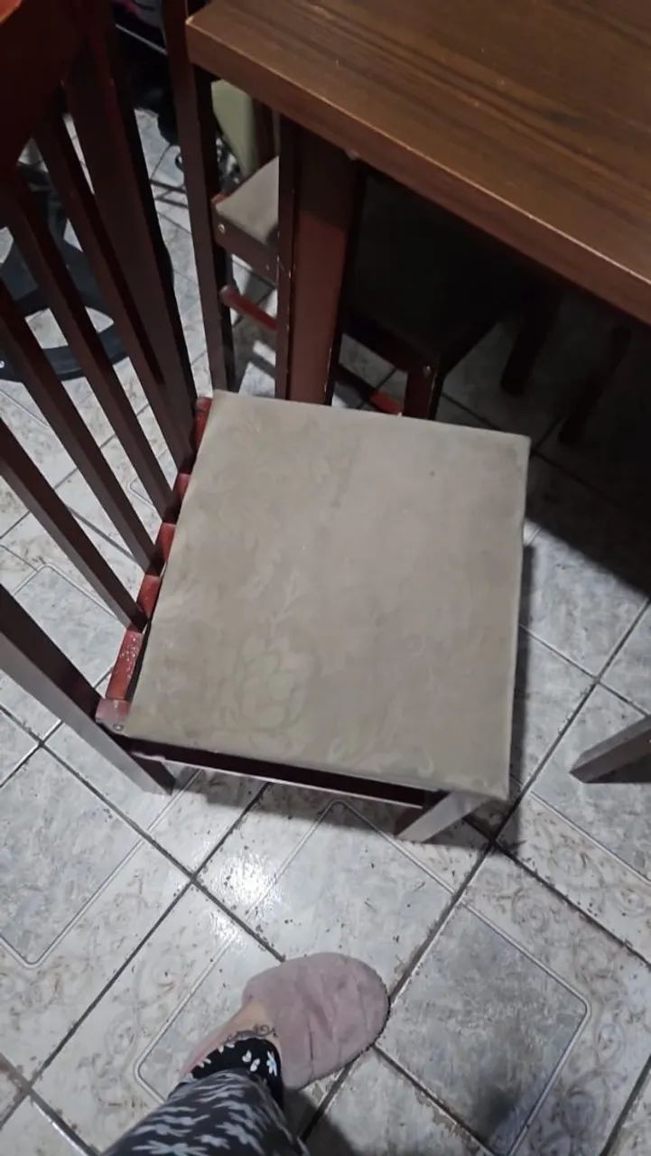 Mesa com 6 cadeiras  - Foto 2