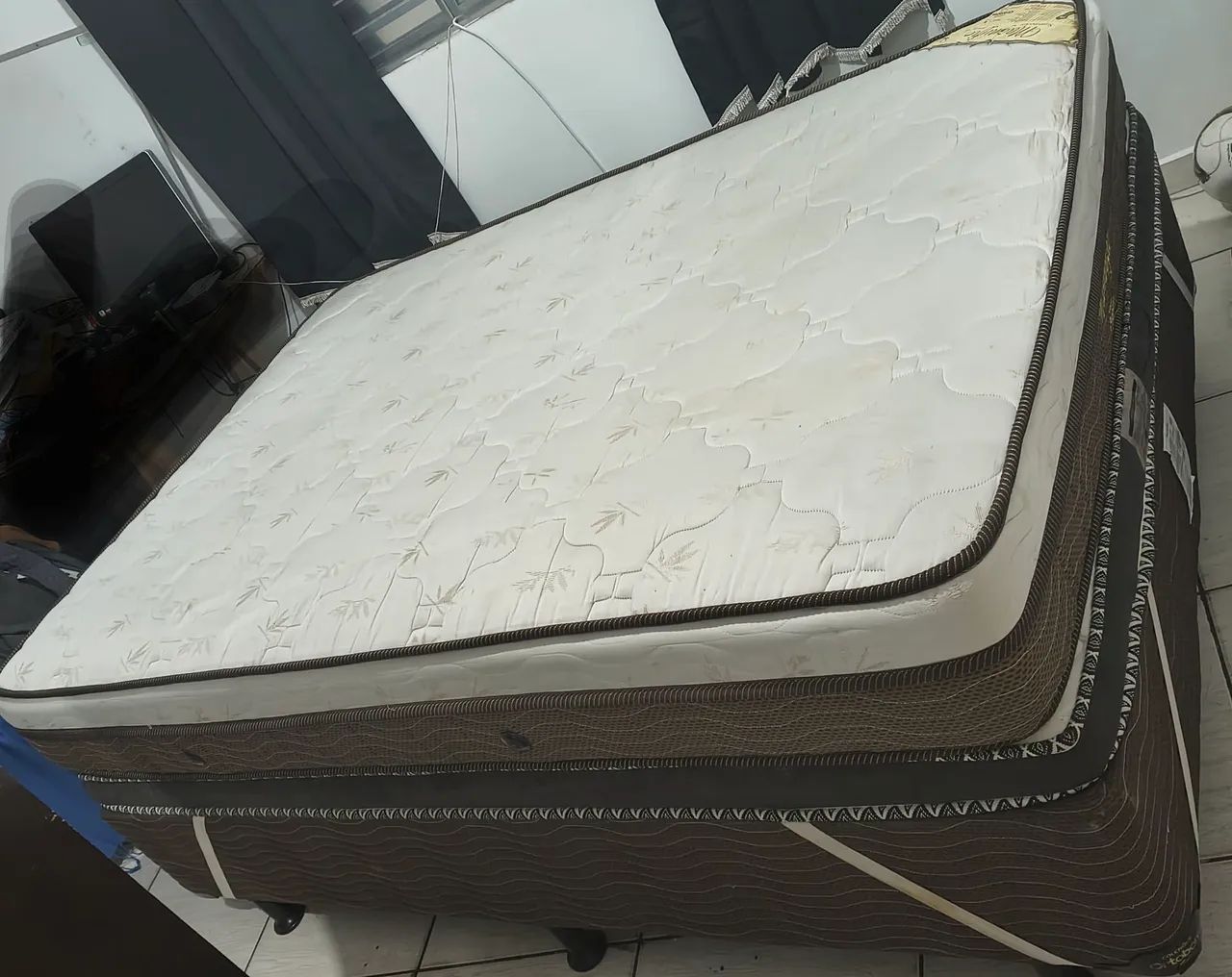 Colchão com molas ensacadas ortopédico 