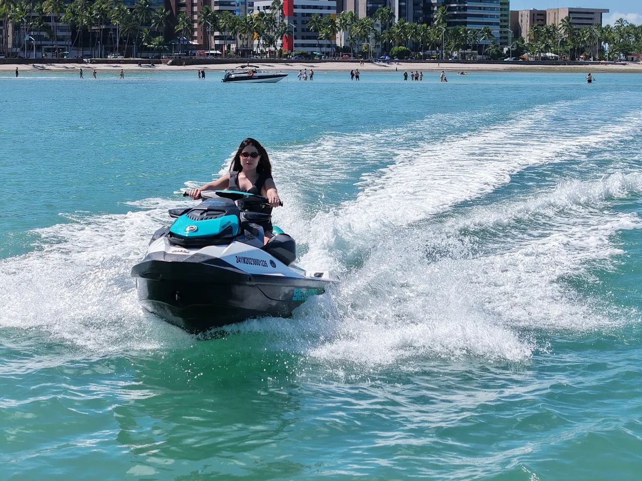 ? VAGA PARA VENDEDOR(A) DE PASSEIOS DE JET SKI  - Foto 2