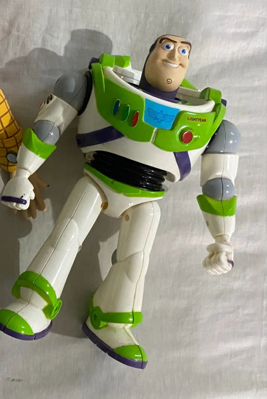 boneco buzz lightyear toy story 