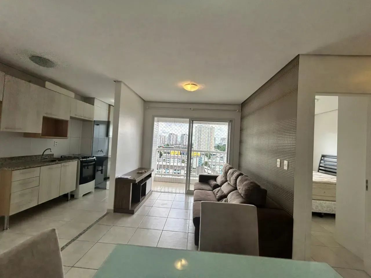 Condomínio View Club & Home , 2 qtos, semi- mobiliado, nascente