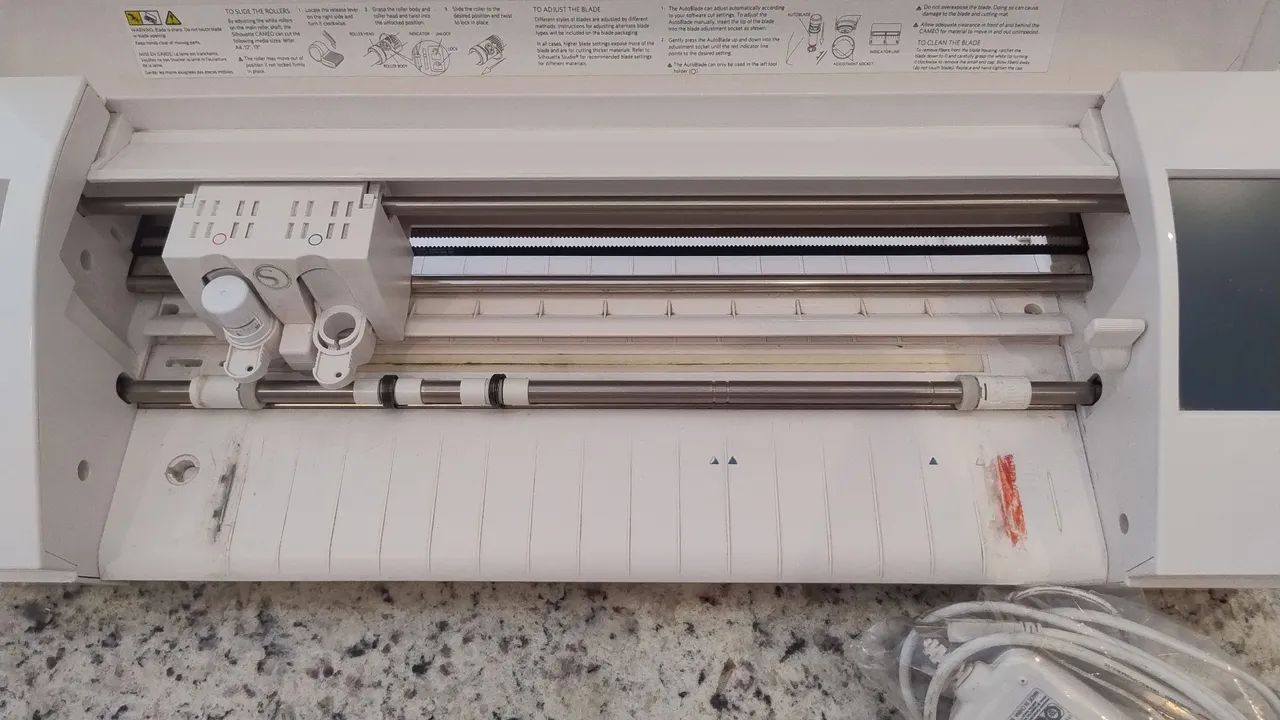 Máquina de corte SILHOUETTE CAMEO 3 (COM DEFEITO) - Foto 2
