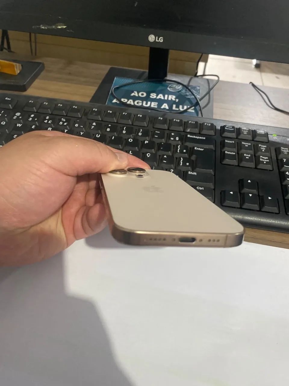 VENDO IPHONE 16 pro 256 gigas  - Foto 3