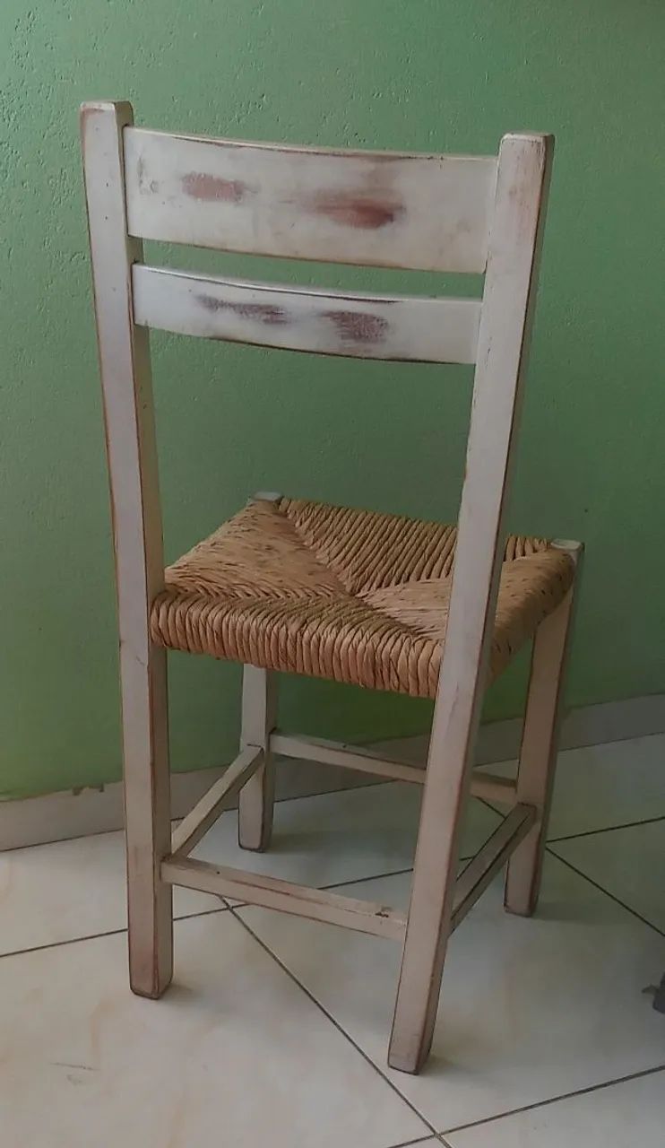 4 cadeiras de madeira com assento em palha - Foto 2