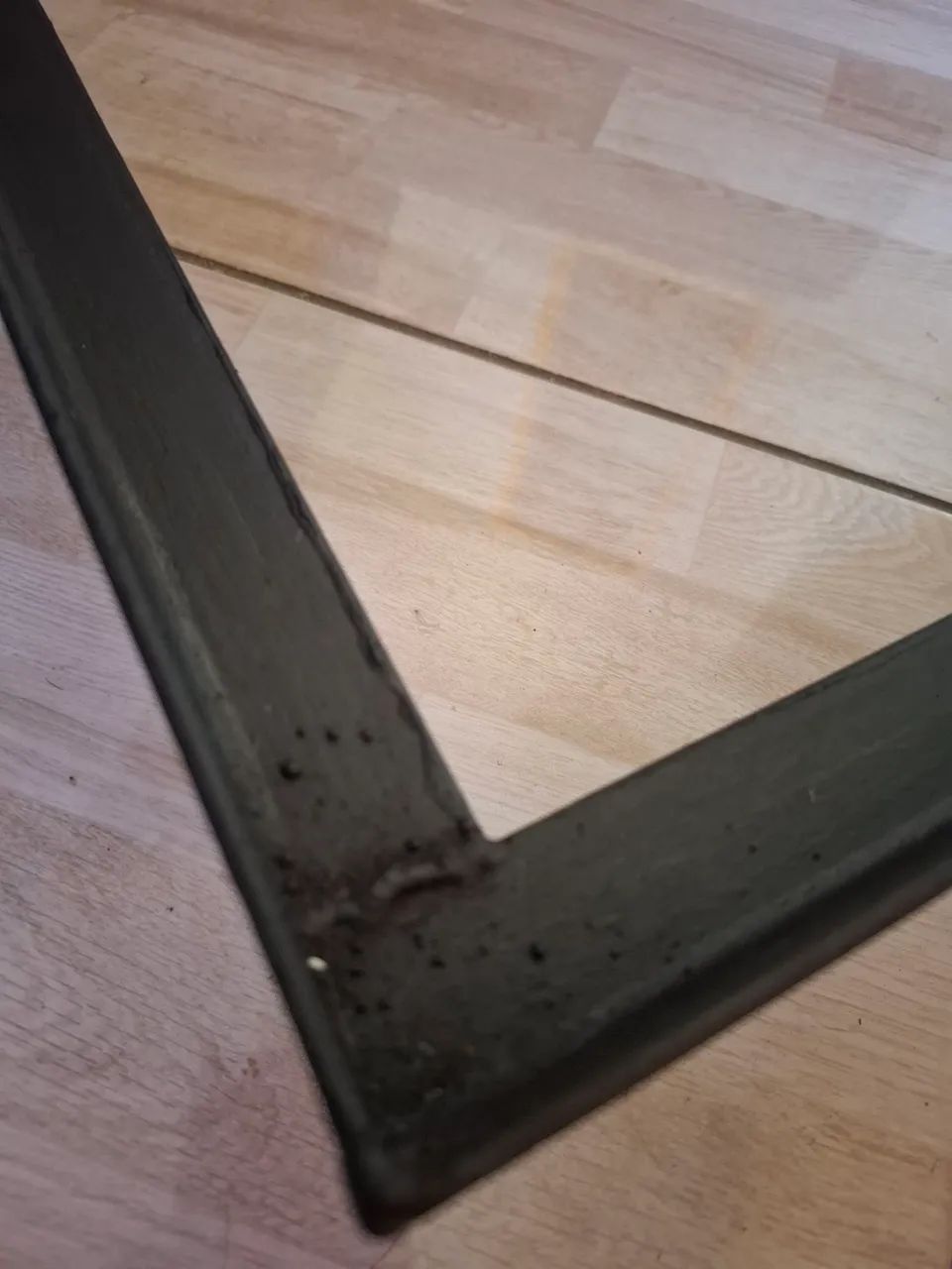 Suporte de ferro resistente com rodinhas ideal para facilitar a movimentacão de objetos. - Foto 2