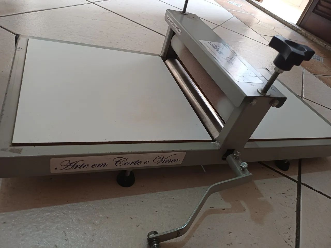 Máquina de corte e vinco (30cm de boca) - Foto 2