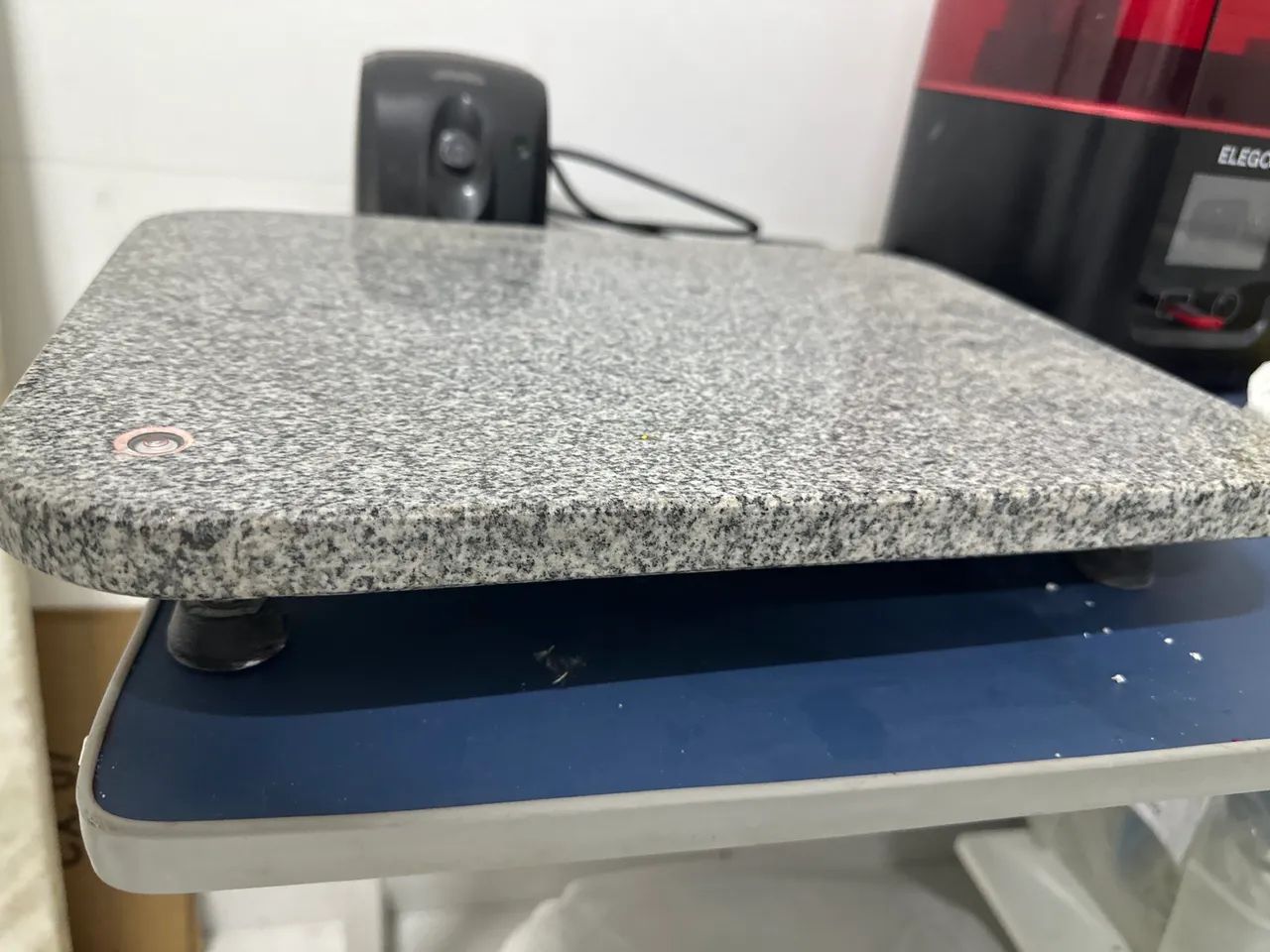 Balança de precisão com mesa estabilizadora  - Foto 3