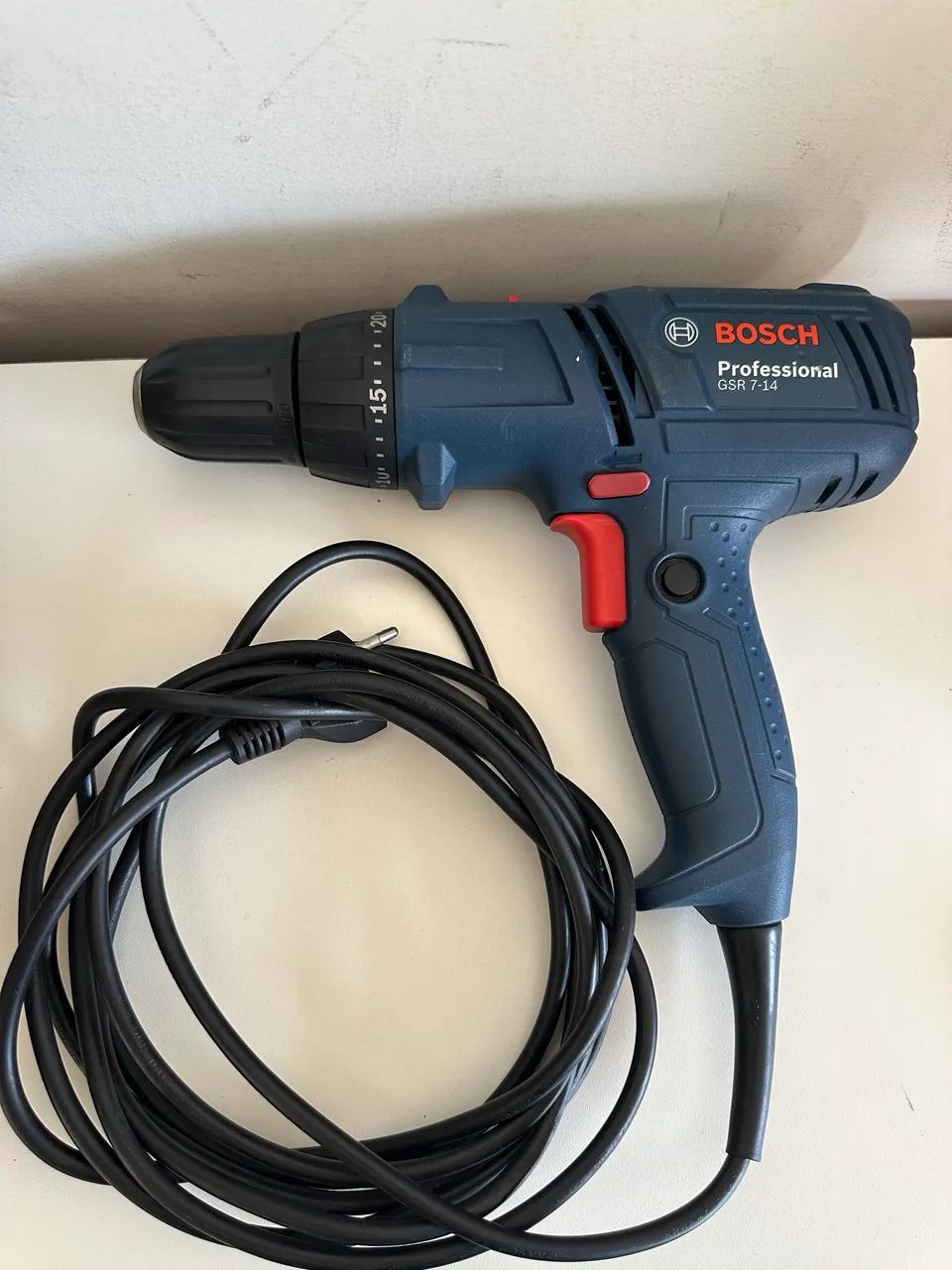 Parafusadeira e furadeira Bosh original 110 tá