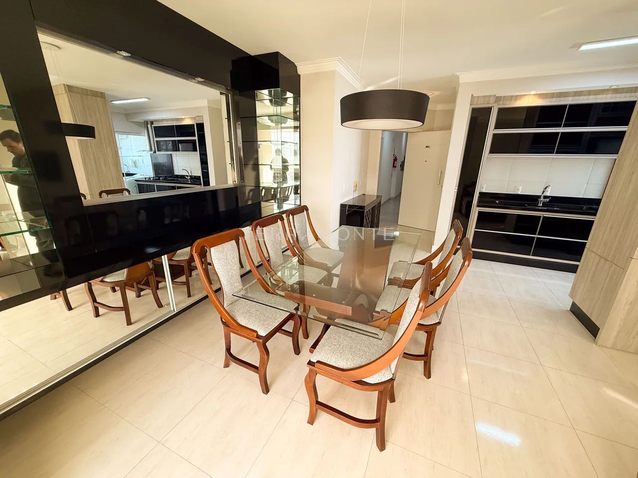 105m² com closet, churrasqueira e 2 vagas de garagem - Foto 2