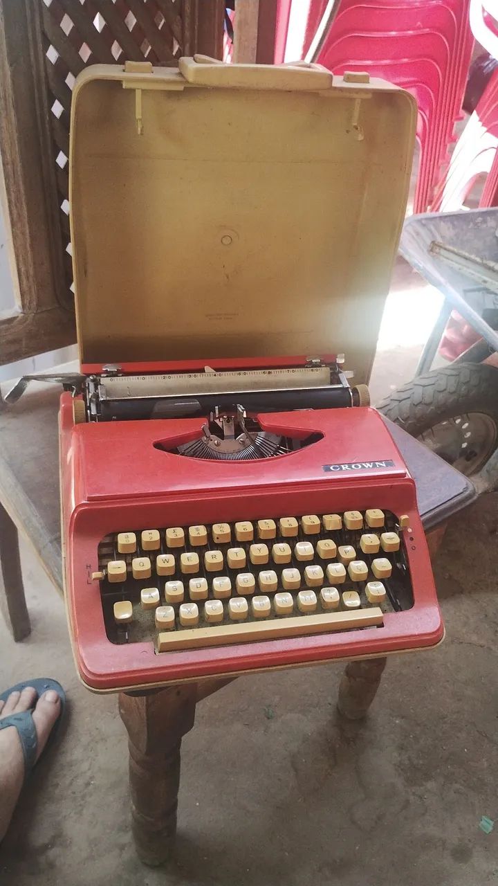 Máquina de datilografia  crown - Foto 2