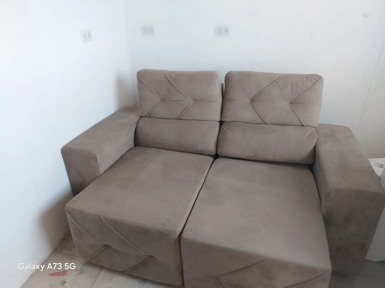Sofa semi novo de 2 lugares - Foto 2