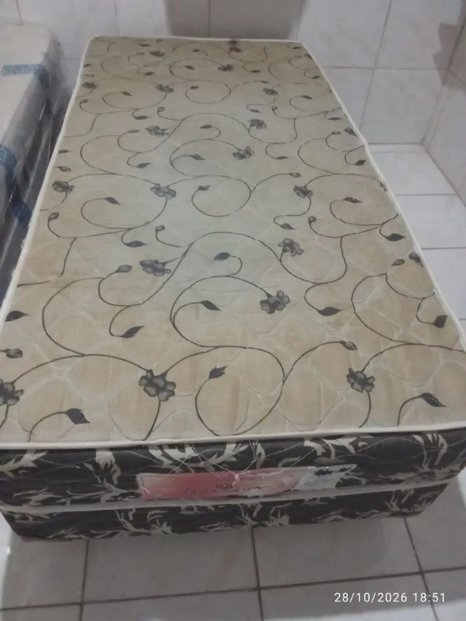 Vende-se duas camas tamanho solteiro  - Foto 2