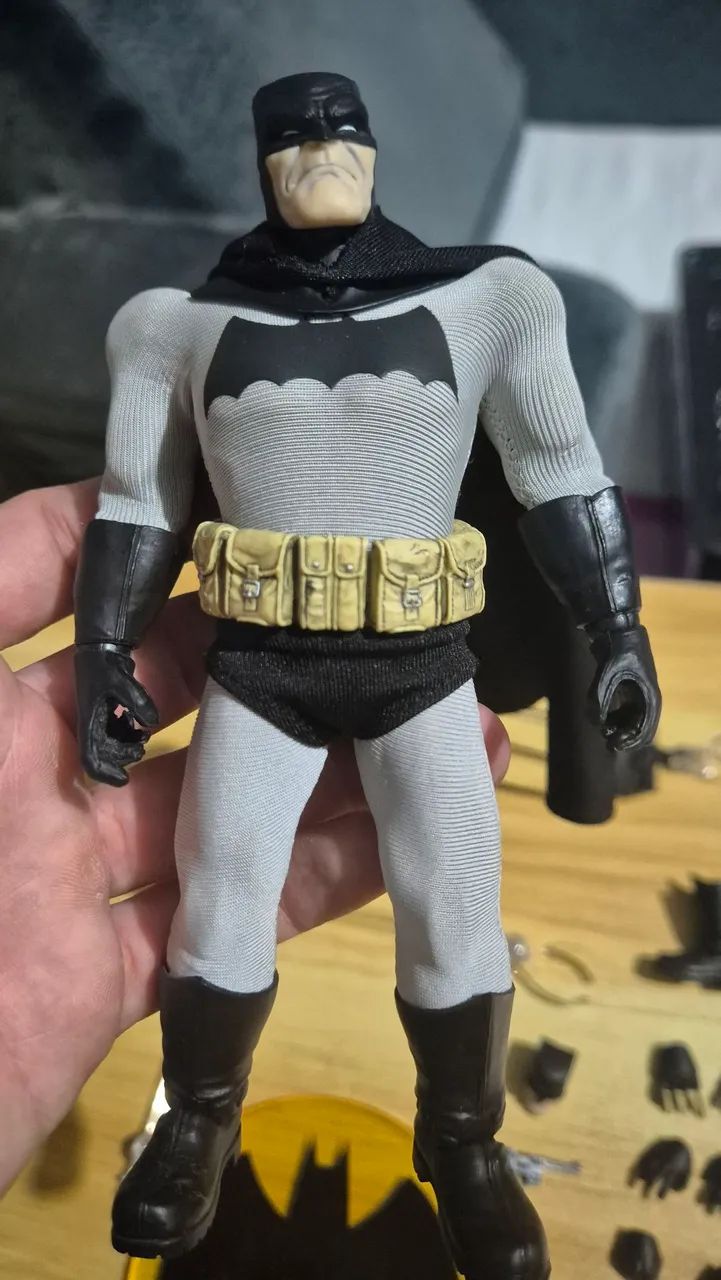 Batman DKR mezco ONE:12 - Foto 5