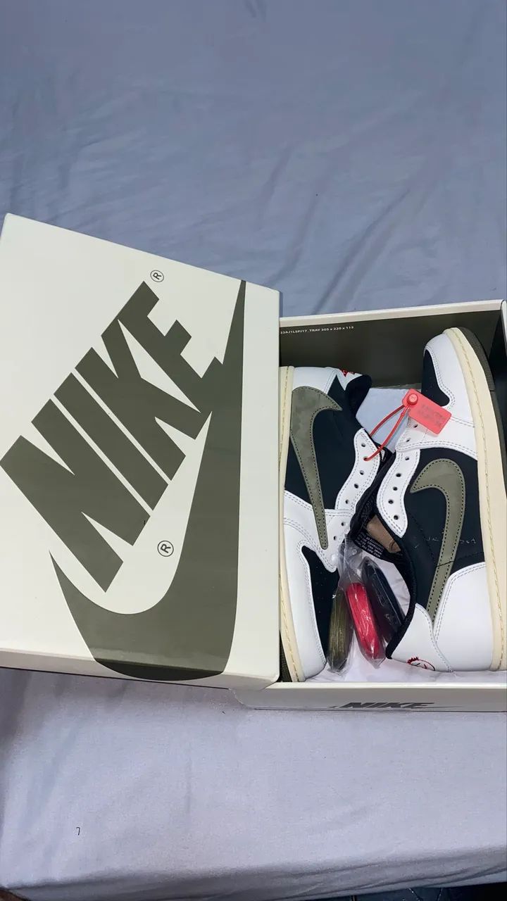 ? TRAVIS SCOTT x JORDAN 1 LOW ?OLIVE?