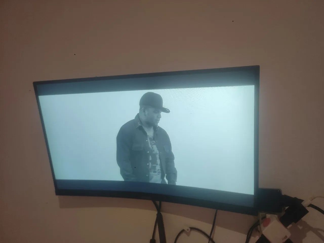 Monitor curvo - Foto 5