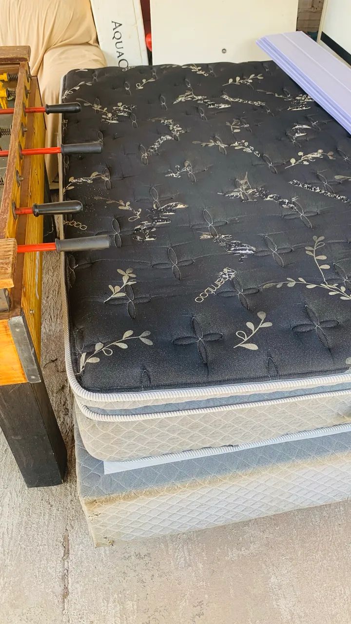 Cama box em perfeito estado 