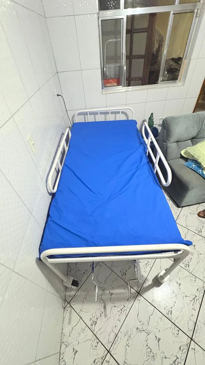Cama hospitalar 2 manivelas  - Foto 5