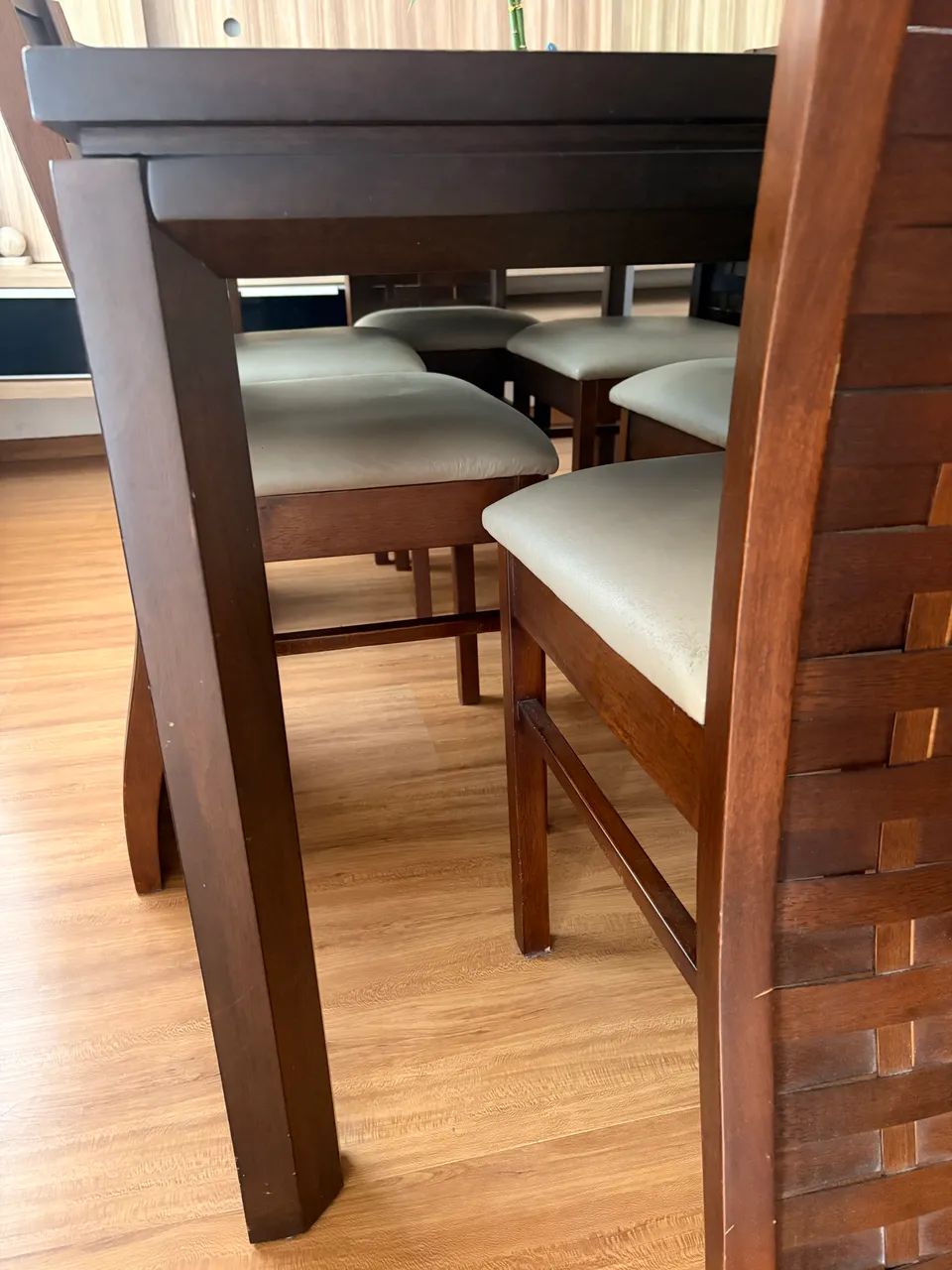 Mesa de jantar madeira trabalhada - Foto 5
