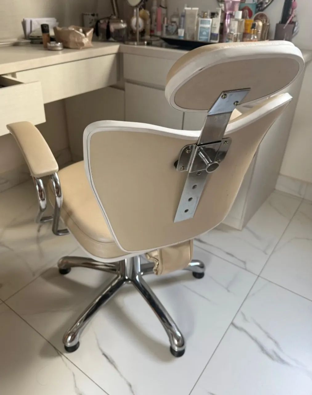 Cadeira para Maquiar Reclinável Maxibel