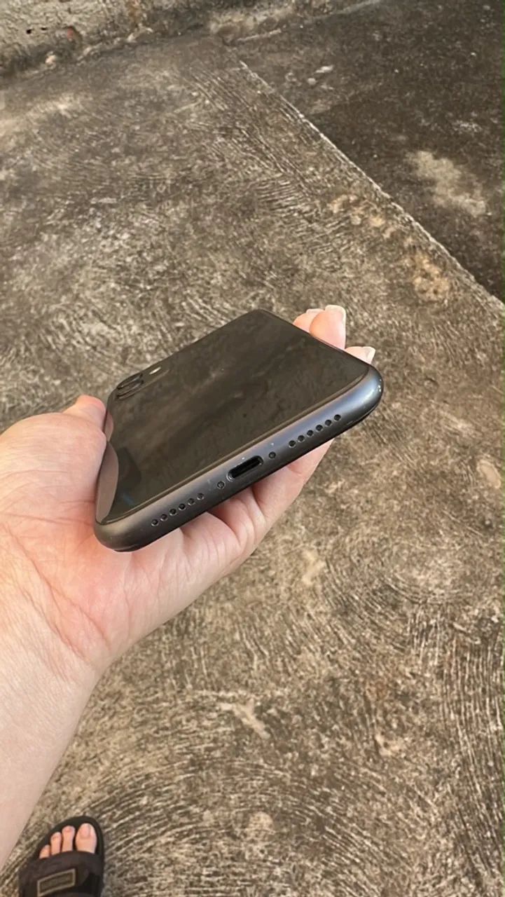 vendo iphone 11(acompanha brindes) - Foto 4