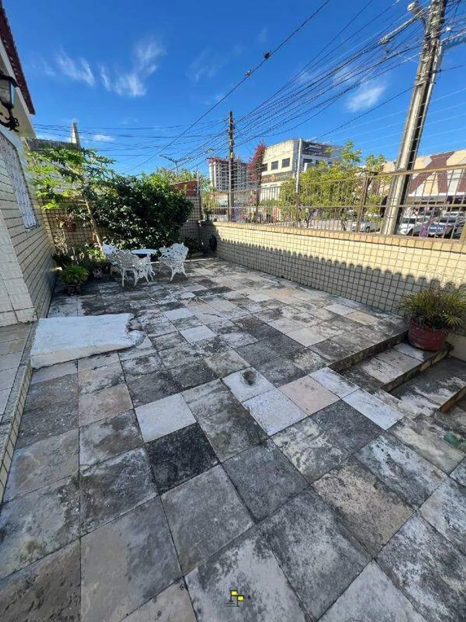 Casa com terreno 429,00m² e área edificada de 247,00m² com 4 Quartos, sendo suítes, Sala a - Foto 4