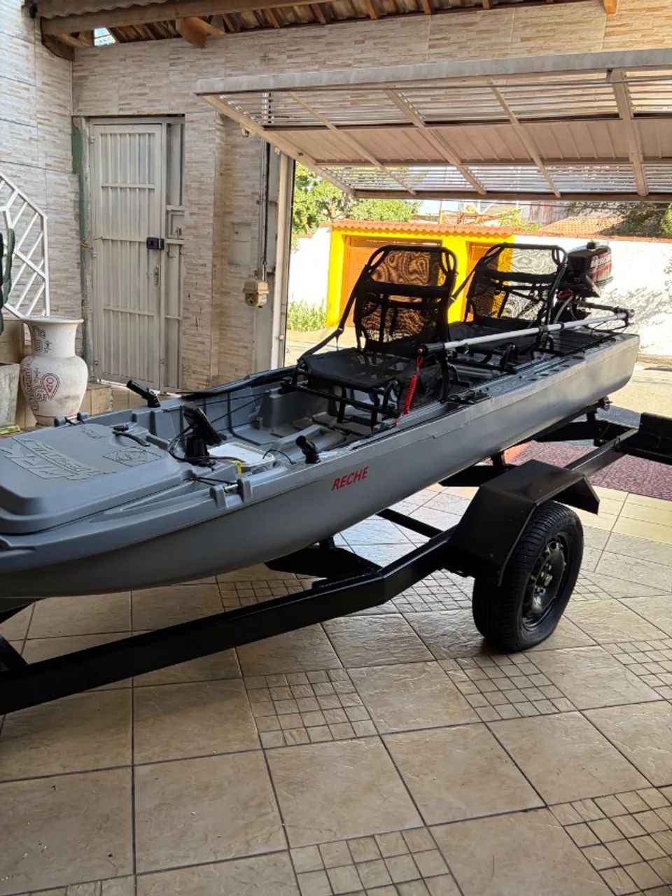 Caiaque Ark 1290, Motor MERCURY 5HP e Carreta - Foto 2