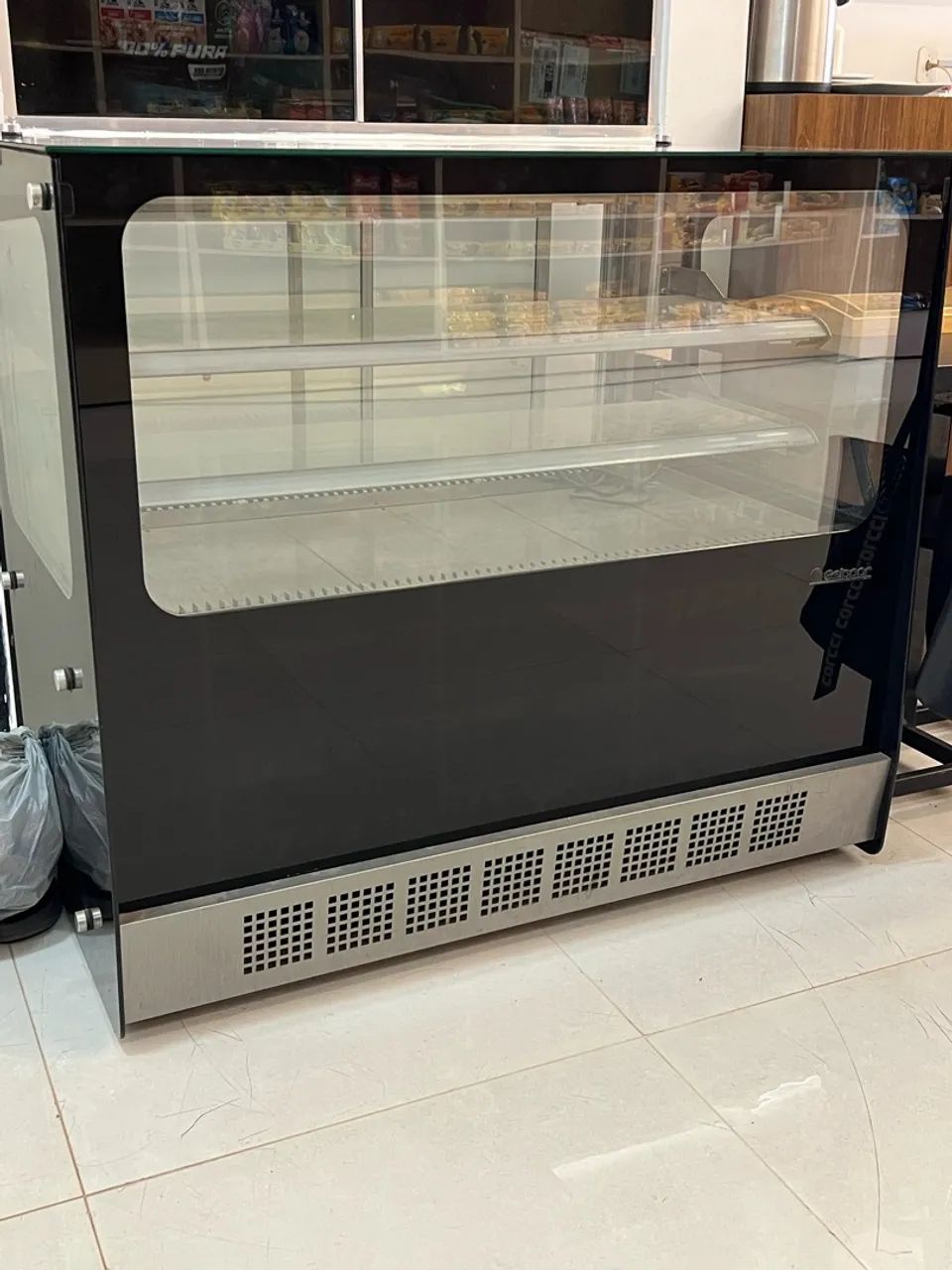 Vende-se expositor 