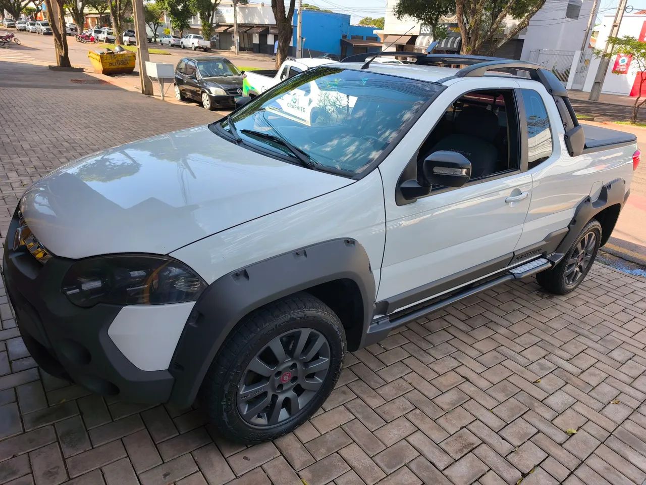 Fiat Strada Adventure 1.8/ 1.8 Locker Flex CE 2017