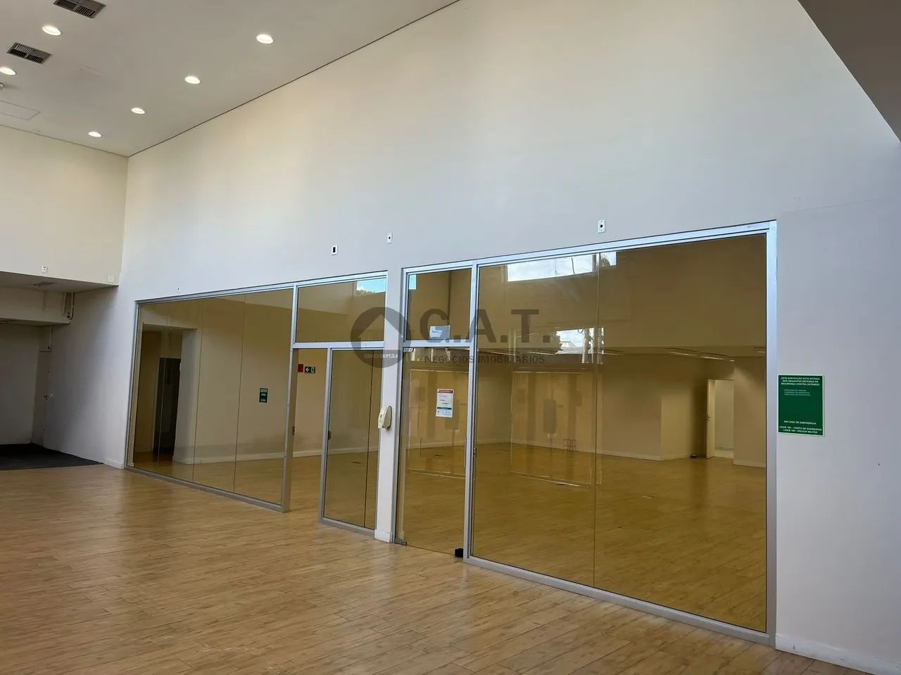 Prédio Comercial à Venda em Sorocaba-SP, 2 Quartos, 2 Salas, 700m², no Wanel Ville! - Foto 2