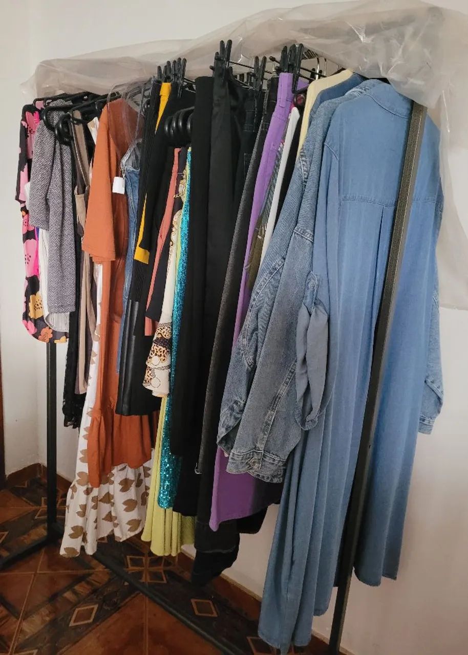 Lote de roupas e calçados dá Renner  - Foto 3